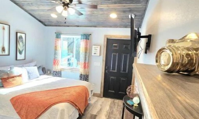 Durant Apartamento | Engine Room on the Tracks hot tub