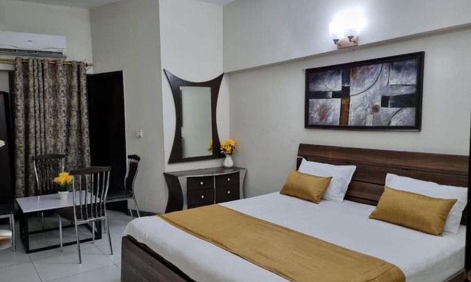 Gulshan-e-Iqbal Apartamento | Eniter Two Bedrooms Luxry Apartment