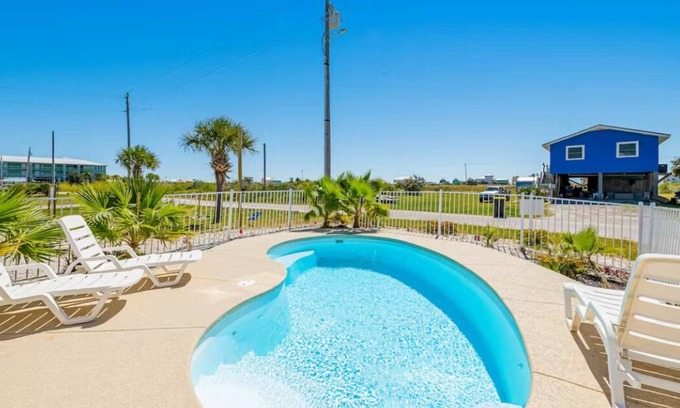 Fort Morgan Pines Casa | Enjoy a 3-bedroom vacation home just 29 minutes from Gulf Shores Beach