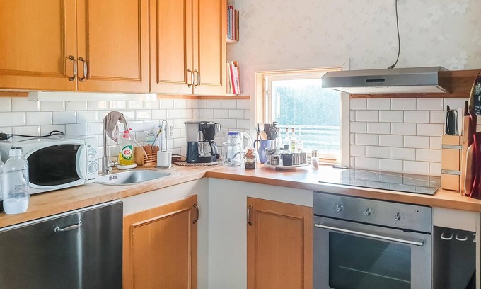 Kosta Casa | Enjoy a family vacation with fun in this cottage near two zoos.