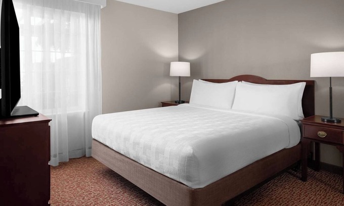 Hillsboro Casa | Enjoy a Full Kitchen & Separate Living Area in 3 1BR Suites - Ideal for Groups