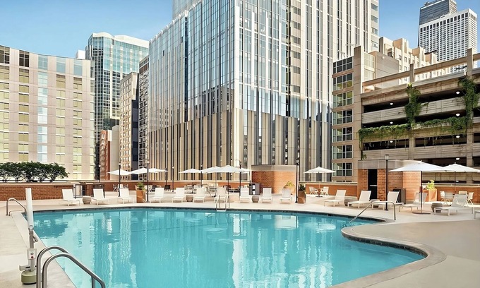 Streeterville Hotel | Enjoy a Hassle-Free and Suiting Stay! 2 Family-friendly Units, Onsite Pool