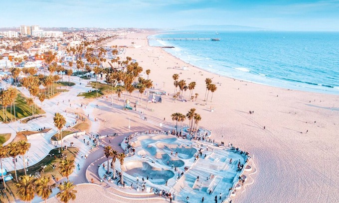 El Segundo Casa | Enjoy a Hassle-Free Stay! Pet-Friendly, Short Drive to Hermosa Beach Pier