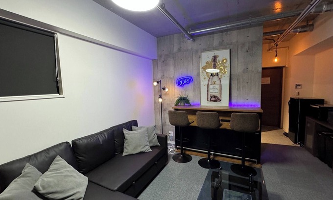 Susakiuramachi Apartamento | Enjoy a memorable time with friends at this modern / Fukuoka Fukuoka