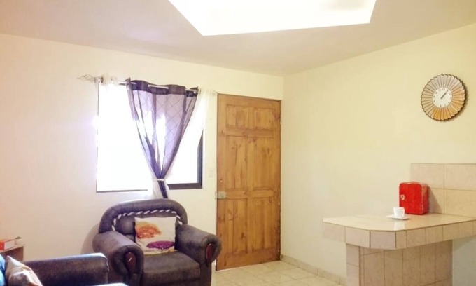 San José Casa | Disfrute de un albergue privado junto a una familia cálida como en su casa para obtener orientación gratuita.