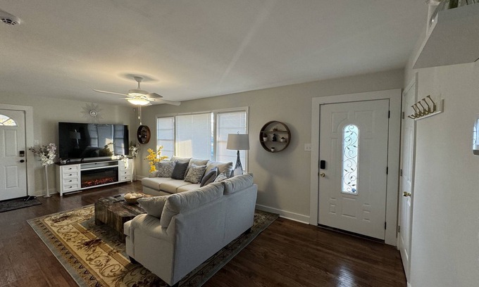 Port Wentworth Casa | Enjoy a quiet vacation. Minutes away from airport, Tanger outlet, and shoppings
