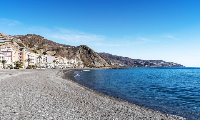 La Mamola Casa | Alojamiento de 4 habitaciones en La Mamola