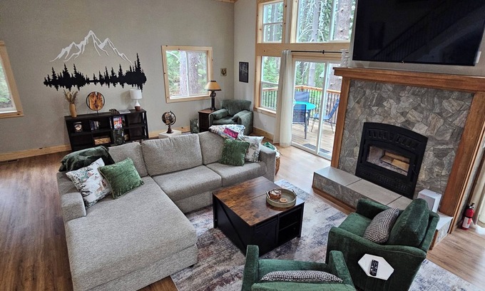 Pla-Vada Woodlands Casa | Enjoy a spacious quiet retreat at our newly built beautiful home.