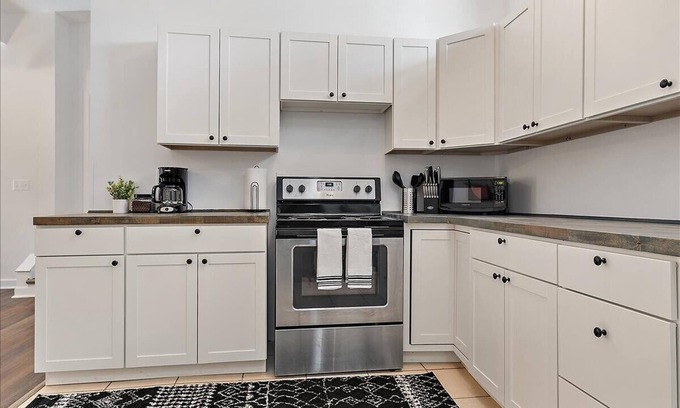 Murray Hill Casa | Enjoy a stylish experience at this centrally-located place
