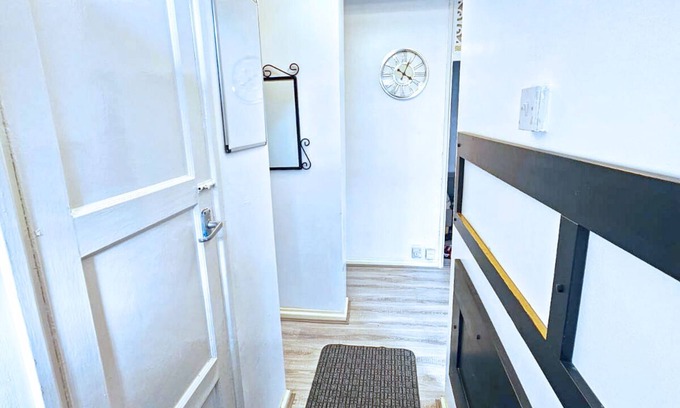 Harringay Apartamento | Enjoy a stylish experience at this centrally-located modern apartment.
