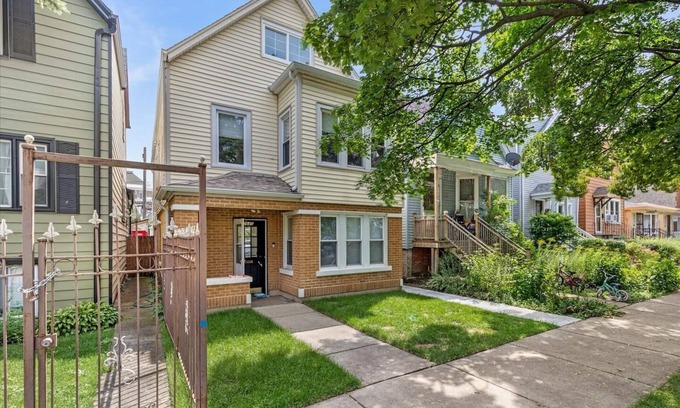 Logan Square Apartamento | Enjoy a stylish experience at this centrally-located place