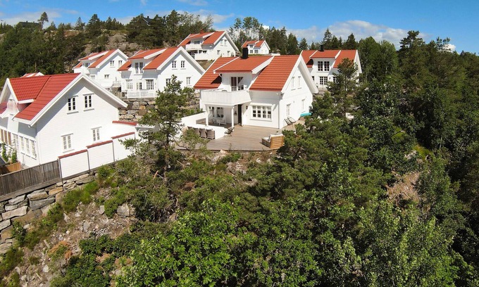 Risor Casa | Alojamiento de 4 habitaciones en Søndeled