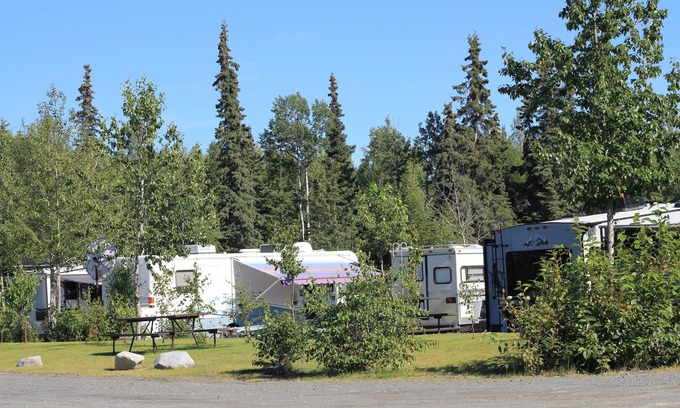 Kenai Alquiler De RV | Enjoy Alaska RV Style full hookup site, RV not included