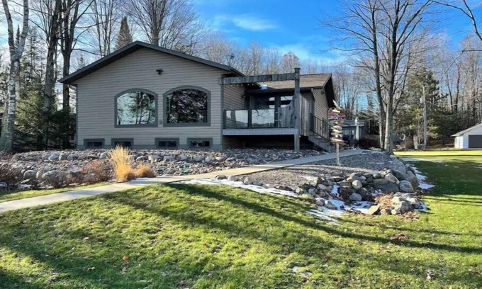Laona Casa | Enjoy All that Northern Wi has to Offer. Lake home for rent
