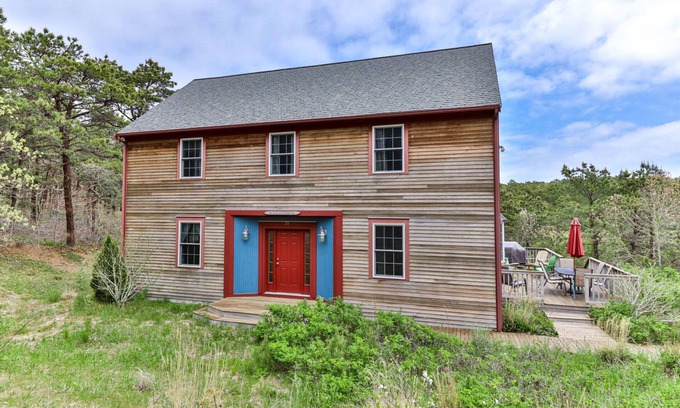 North Truro Casa | Enjoy Beach Plum House! Spacious 6BD Home - Near Ocean Beaches, Lots of Privacy