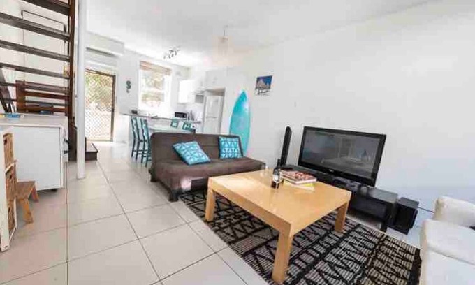 Henley Beach Casa | Enjoy beachside vibes at beautiful Henley Beach!
