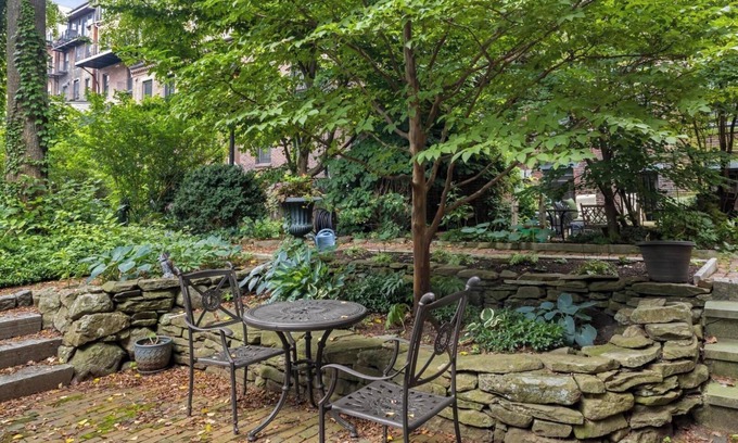 Columbus Casa | Enjoy Boston, Private Patio On Montgomery Park