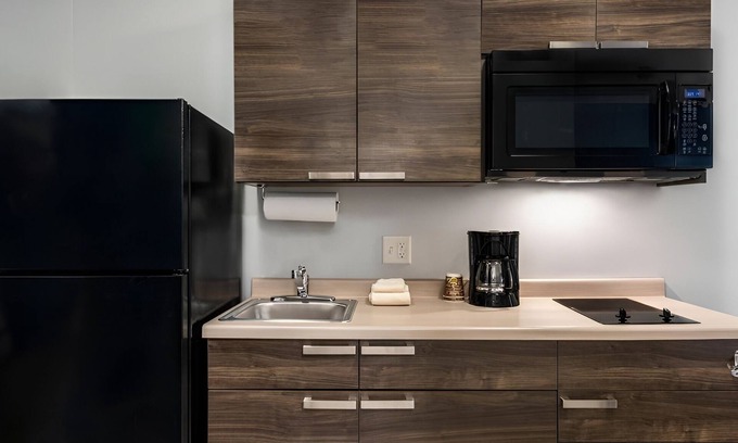 Dahlgren Hotel | Enjoy Easy Meal Prep in Room w/ Kitchen and Outdoor Grilling Pavilion - 4 Units!