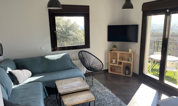 Miraflores de la Sierra Casa | Disfruta de naturaleza, de increíbles vistas, y desconecta con el sonido del río