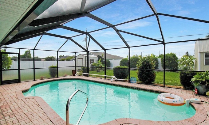 Englewood East Casa | Enjoy Family Fun In This 2/2 Englewood Pool Home - Avalon