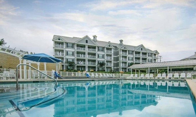 Canyon Lake Complejo | Enjoy fun-filled activities with your family and friends!