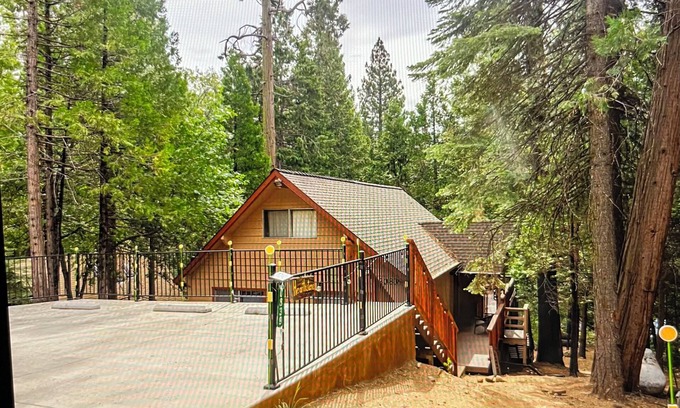 Mi-Wuk Village Cabina | Disfruta de Hearthstone Chalet donde Mi-Wuk Village se encuentra con el bosque