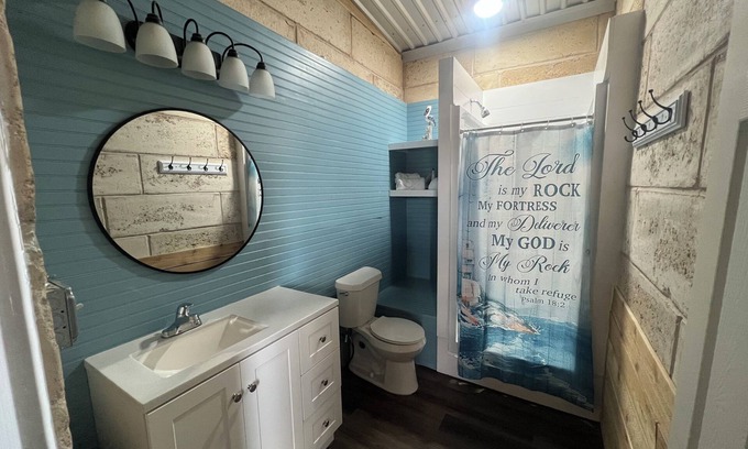 Fluvanna Casa | Enjoy Lake Alan Henry in Justiceburg Texas in one of our 5 Bungalows
