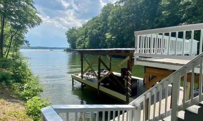 Littleton Casa | Enjoy Lake Gaston with our private dock and deep water. Available August 18-28