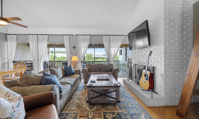 Point Venture Casa | Enjoy lake views from 2 decks! Walk to pool, gym & golf course. Lake access.