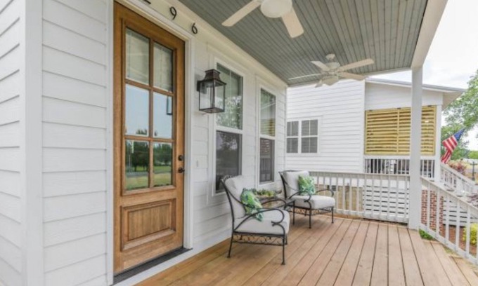 Guntersville Casa | Enjoy Life at River Rocks Plantation