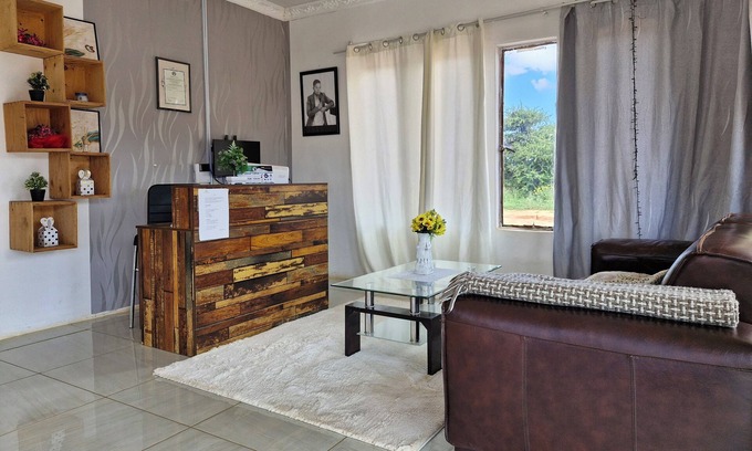Serowe Casa | Enjoy Nature, Culture & Comfort in Spacious Standard, Suite & Family Rooms