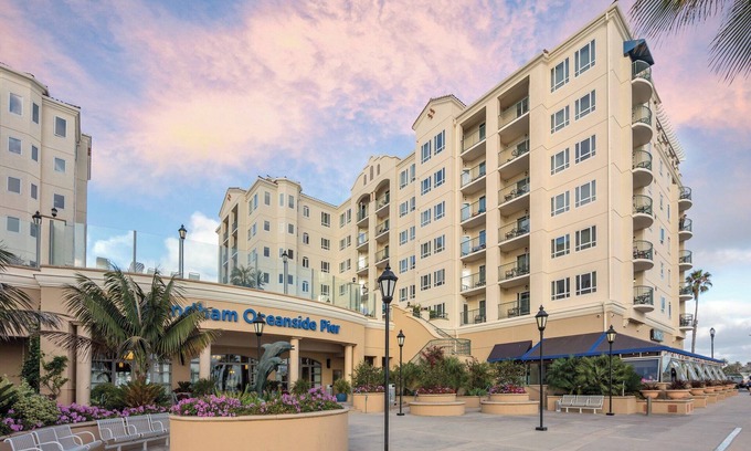 Townsite Complejo | Disfrute de nuestro centro turístico costero en el centro de Oceanside con piscina, jacuzzi, sauna, sala de juegos y gimnasio
