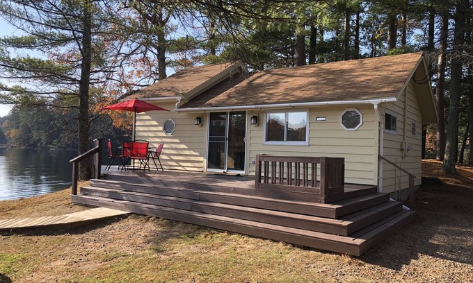 Lake Tomahawk Cabaña | Enjoy Panoramic Lakeside Views From Your Private Peninsula!