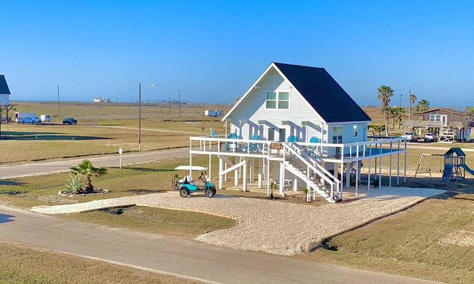 San Luis Casa | Enjoy panoramic views from the spacious wrap around deck!