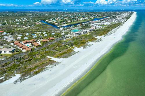Sanibel Casa | Enjoy pool views from your Sanibel Island Villa Private beach