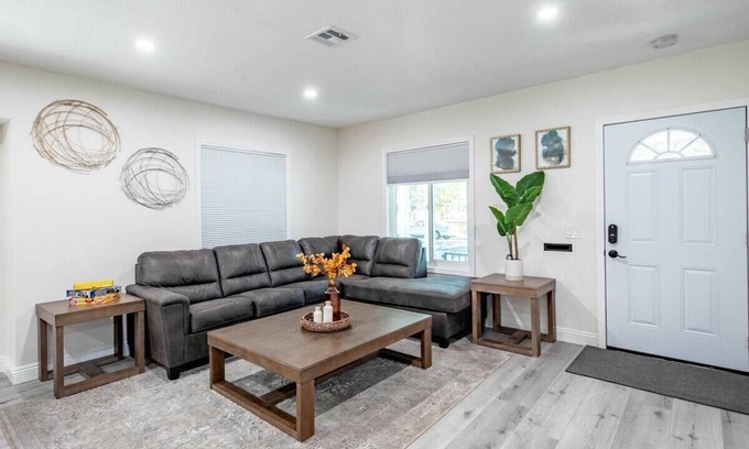 North Central Casa | Enjoy & Relax in this U · Enjoy & Relax in this Unique Pasadena Home
