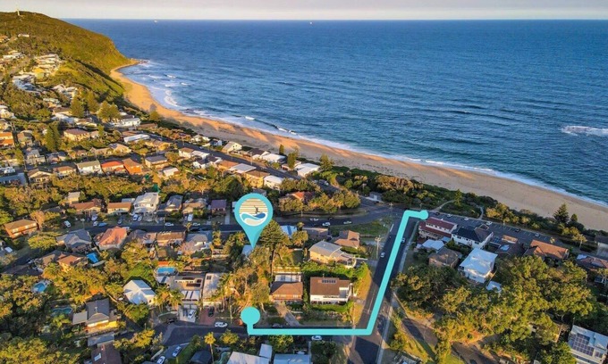 Forresters Beach Casa | Enjoy Seabreezing Deck with Sunrise & Sunset