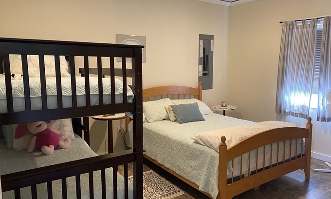 Red House Cabaña | Enjoy some peace and quiet with scenic view!