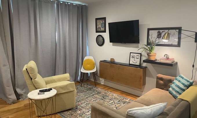 Daphne Apartamento | Impresionante vista de Mobile Bay, recientemente renovado y decorado con buen gusto