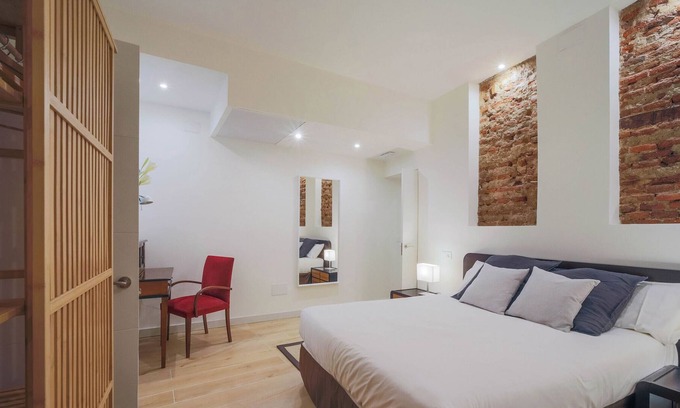 Malasaña Apartamento | Enjoy the center of Madrid! Sharing Co. 2 Bedroom Apartment