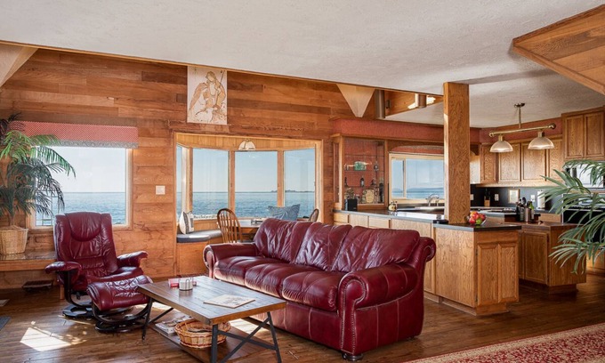 Chinook Casa | Enjoy the Columbia River and the Pacific Ocean.