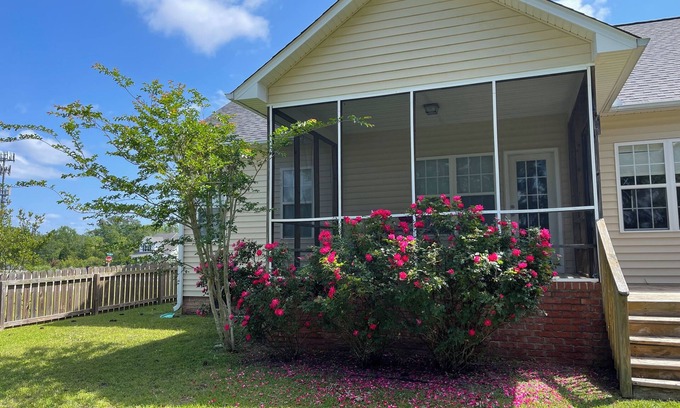 Brices Creek Casa | Enjoy the comforts of home while you're working in the area & visiting New Bern.
