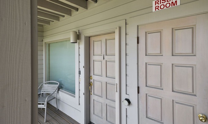 Kings Beach Condominio | Enjoy the Lakeview! Complex centrally located in Kings Beach, right on the Lake!