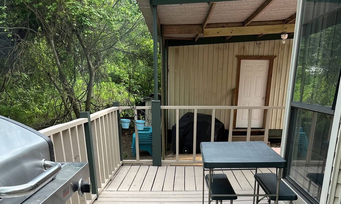 Hemphill Casa | Enjoy the peace and serenity in the woods near wonderful Toledo Bend Reservoir