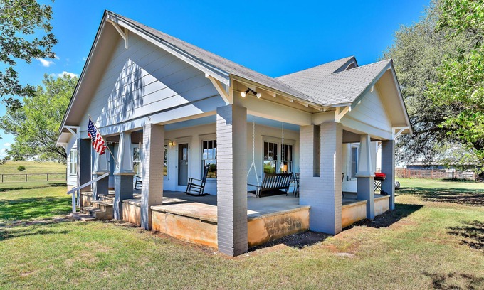 Clifton Otro | Enjoy the peaceful setting of this remote 1920's farmhouse.