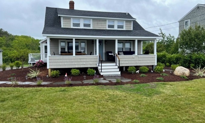 York Harbor Cabaña | Enjoy the relaxing views at Oceanview Cottage