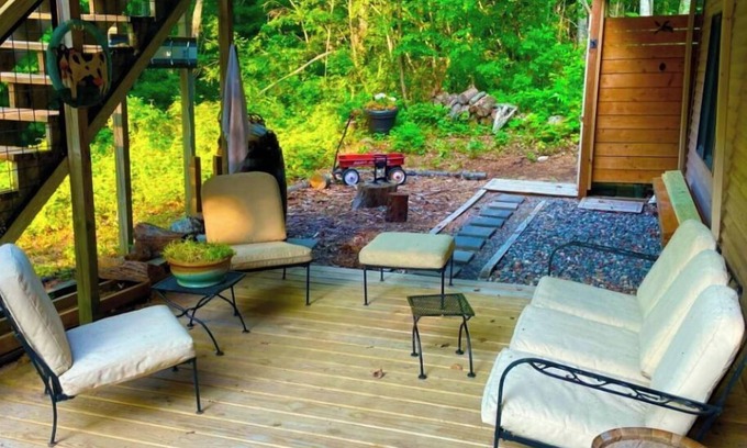 Baileys Harbor Cabina | Enjoy the water and the woods on Kangaroo Lake in Baileys Harbor, WI.