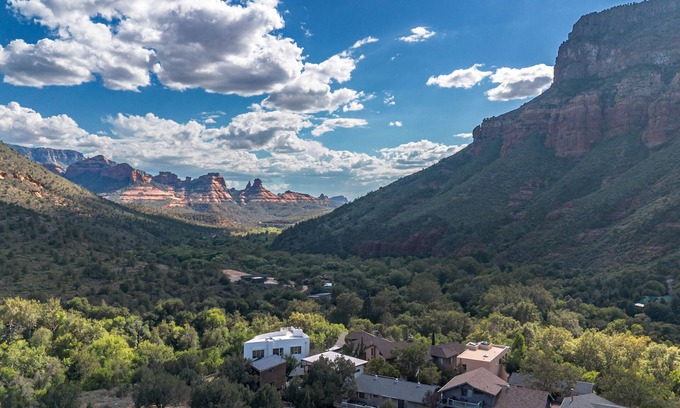 Sedona Casa | Enjoy The Whisper of The Canyon, Views, Deck, Hot Tub!