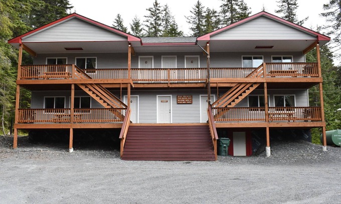 Bear Creek Condominio | Disfruta de esta suite de lujo recién construida rodeada de la belleza natural de Alaska
