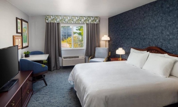 Galena Hotel | Enjoy Ulysses S Grant Home Pet Friendly Room With Free Shuttle Service